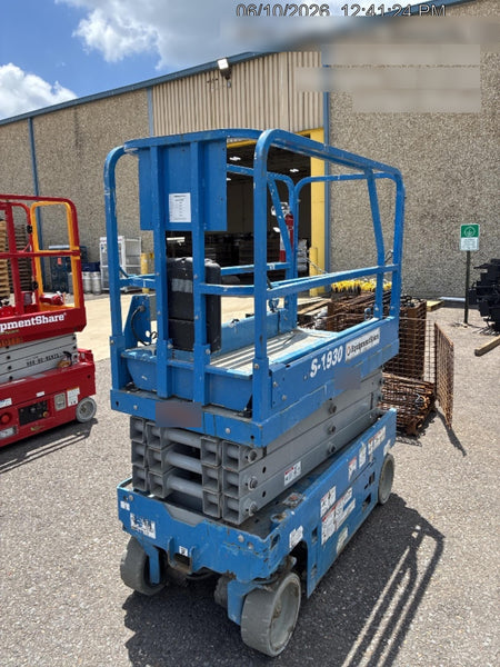 2019 Genie GS-1930 Fixed Rails with Chain Entry