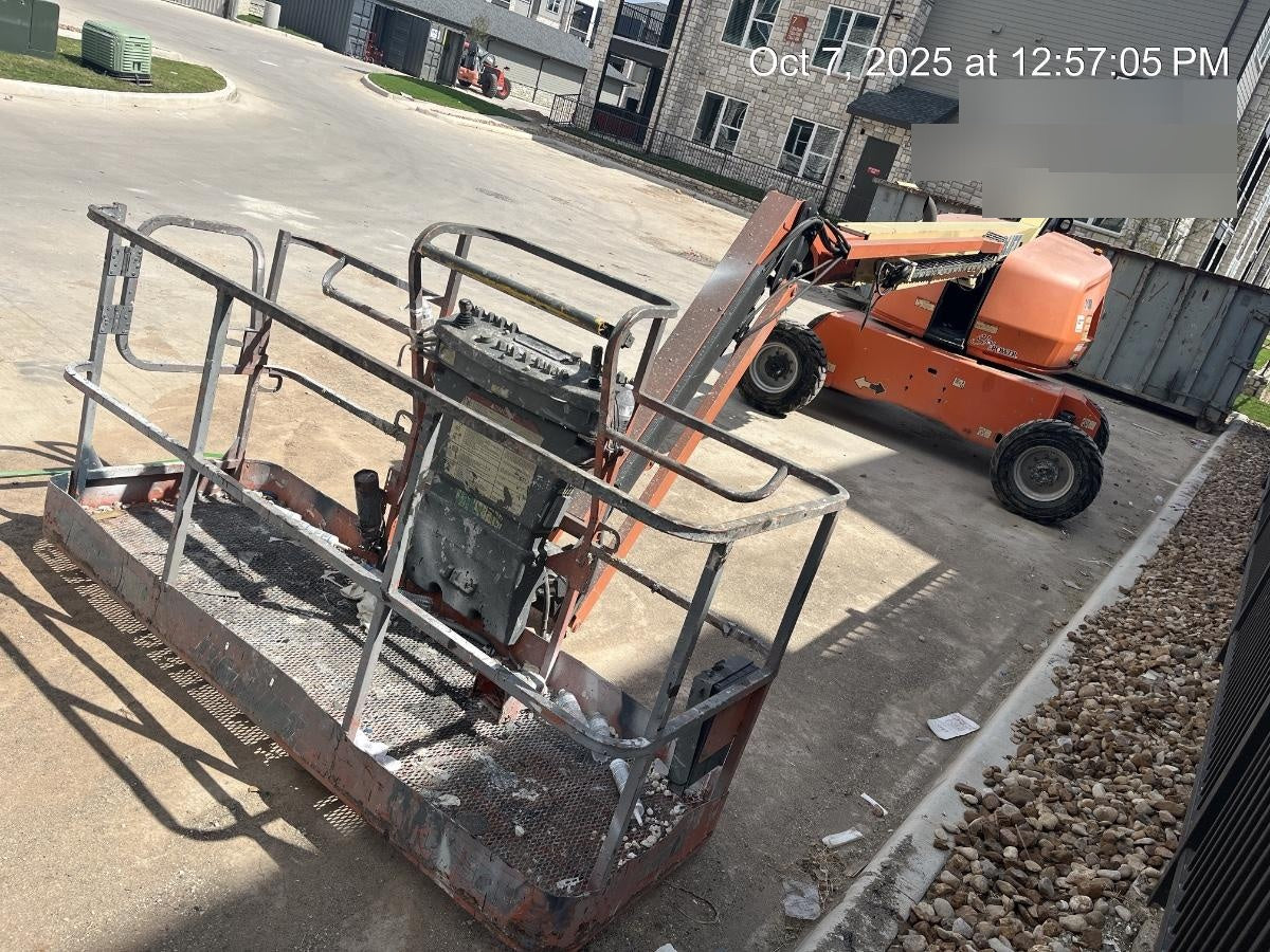 2019 JLG 460SJ