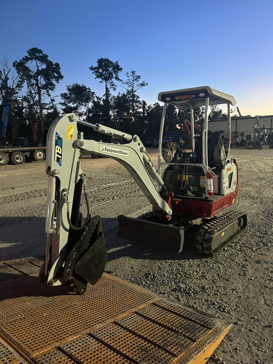 2022 TAKEUCHI TB20e