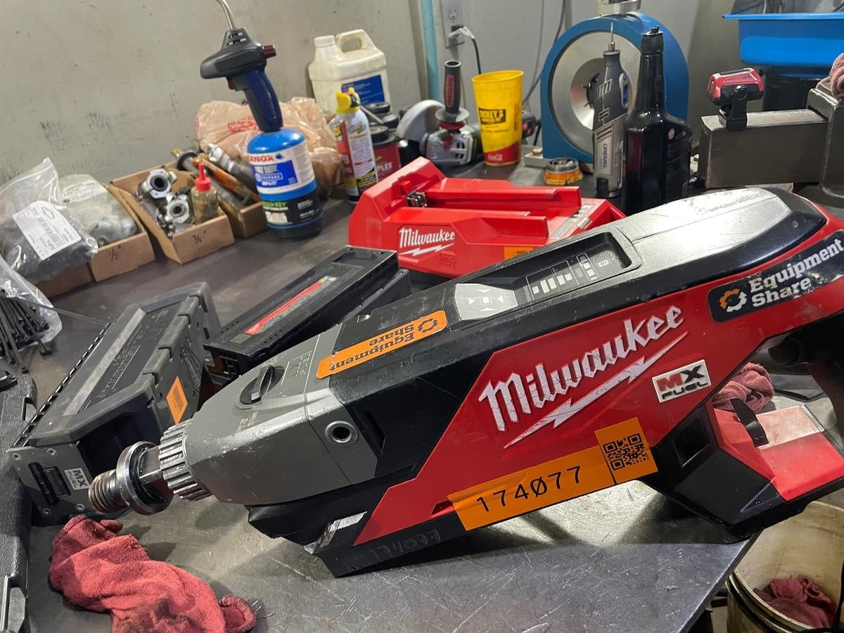 2021 MILWAUKEE MXF301-2CXS