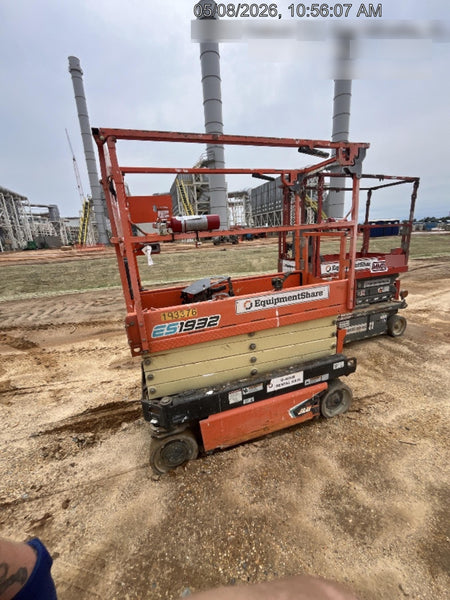 2021 JLG ES1932