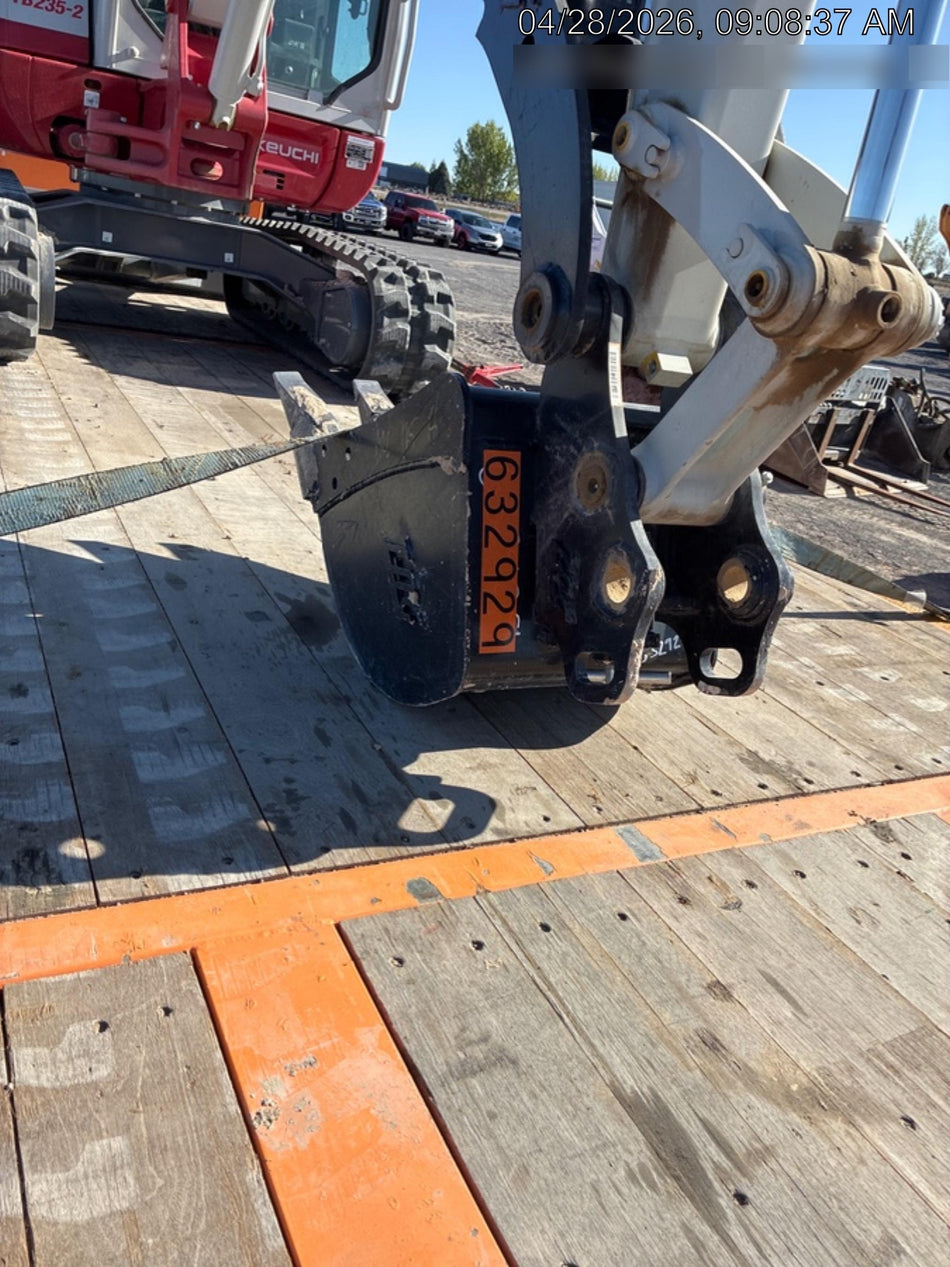 2025 TAKEUCHI 18" HD Bucket - Takeuchi