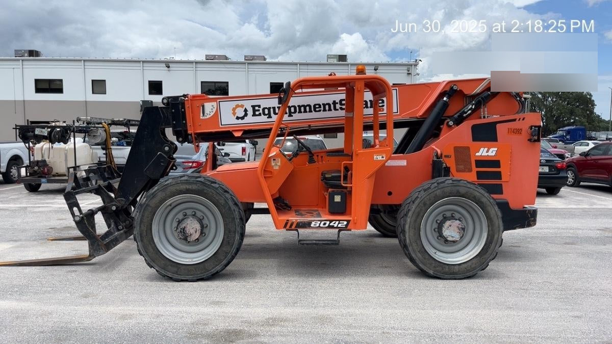 2020 Skytrak 8042 74 Hp, FF Tires, Work Lights, Beacon, Aux Hydraulics, Back up Alarm, Lifting Eye, ES Decals