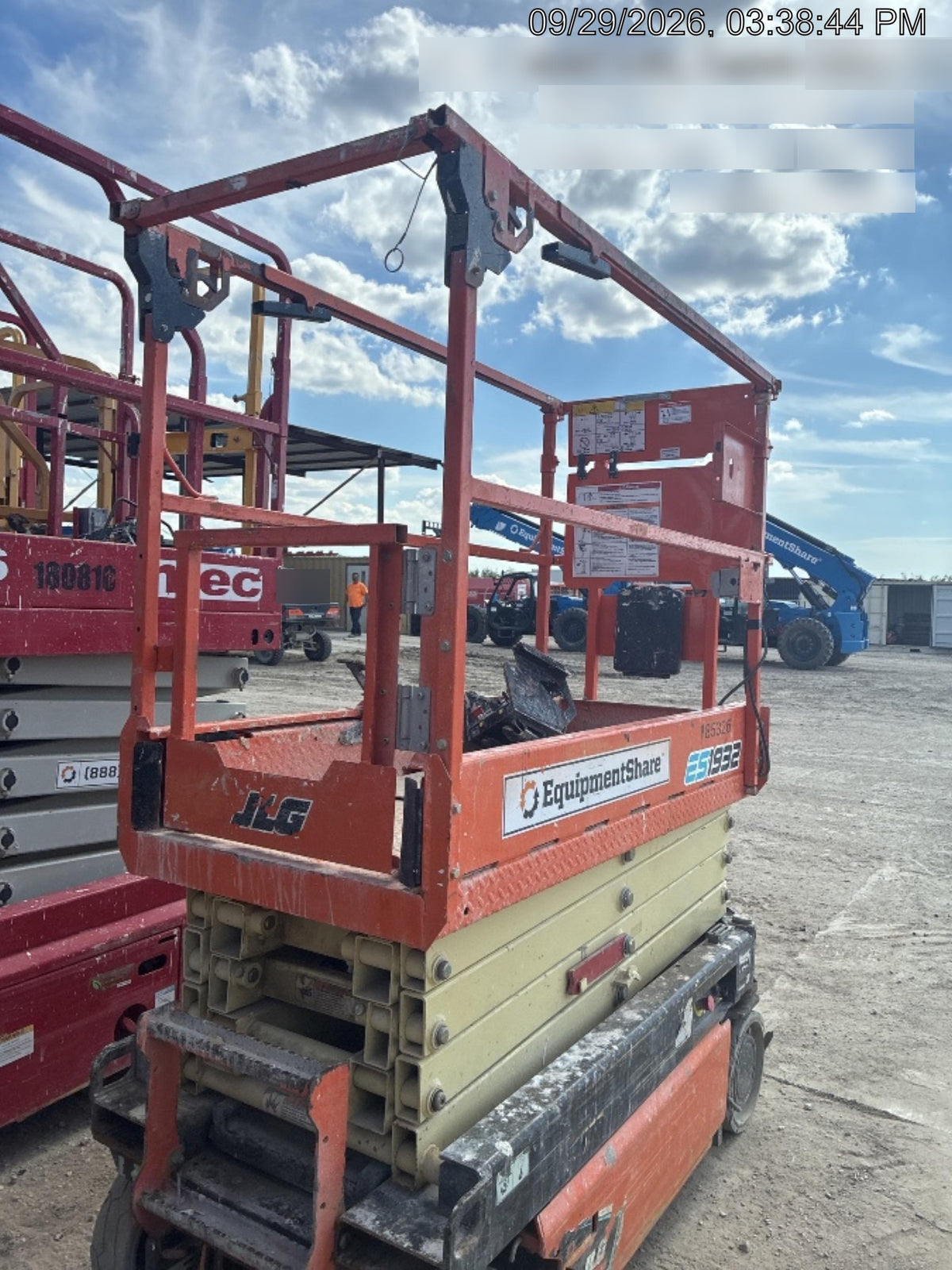 2021 JLG ES1932