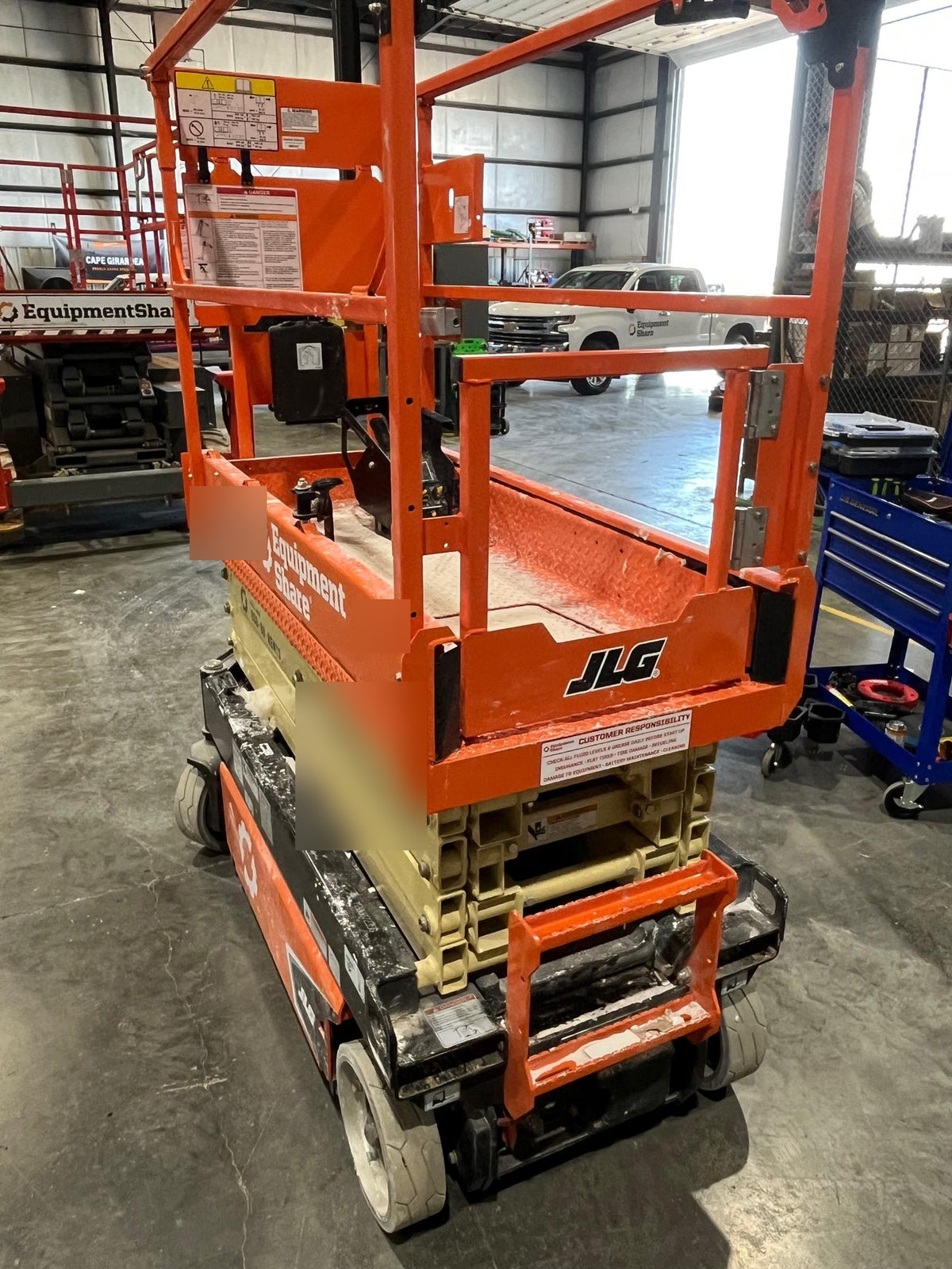 2023 JLG ES1932