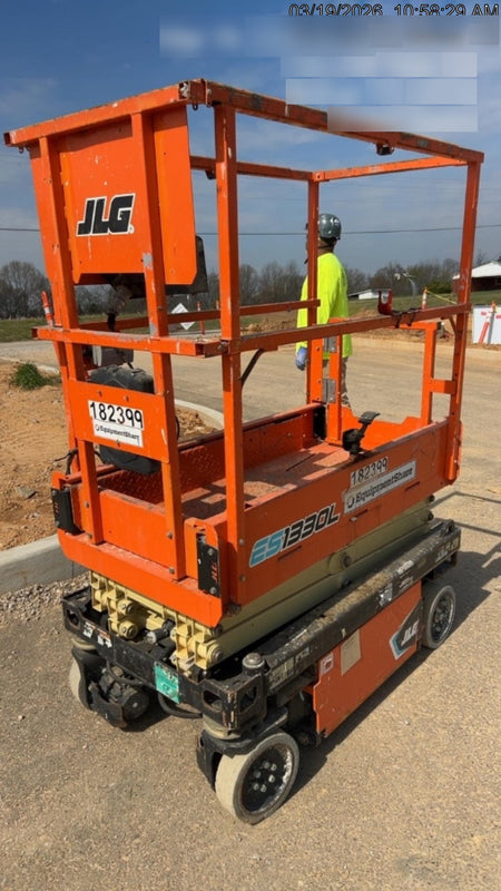 2021 JLG ES1330L