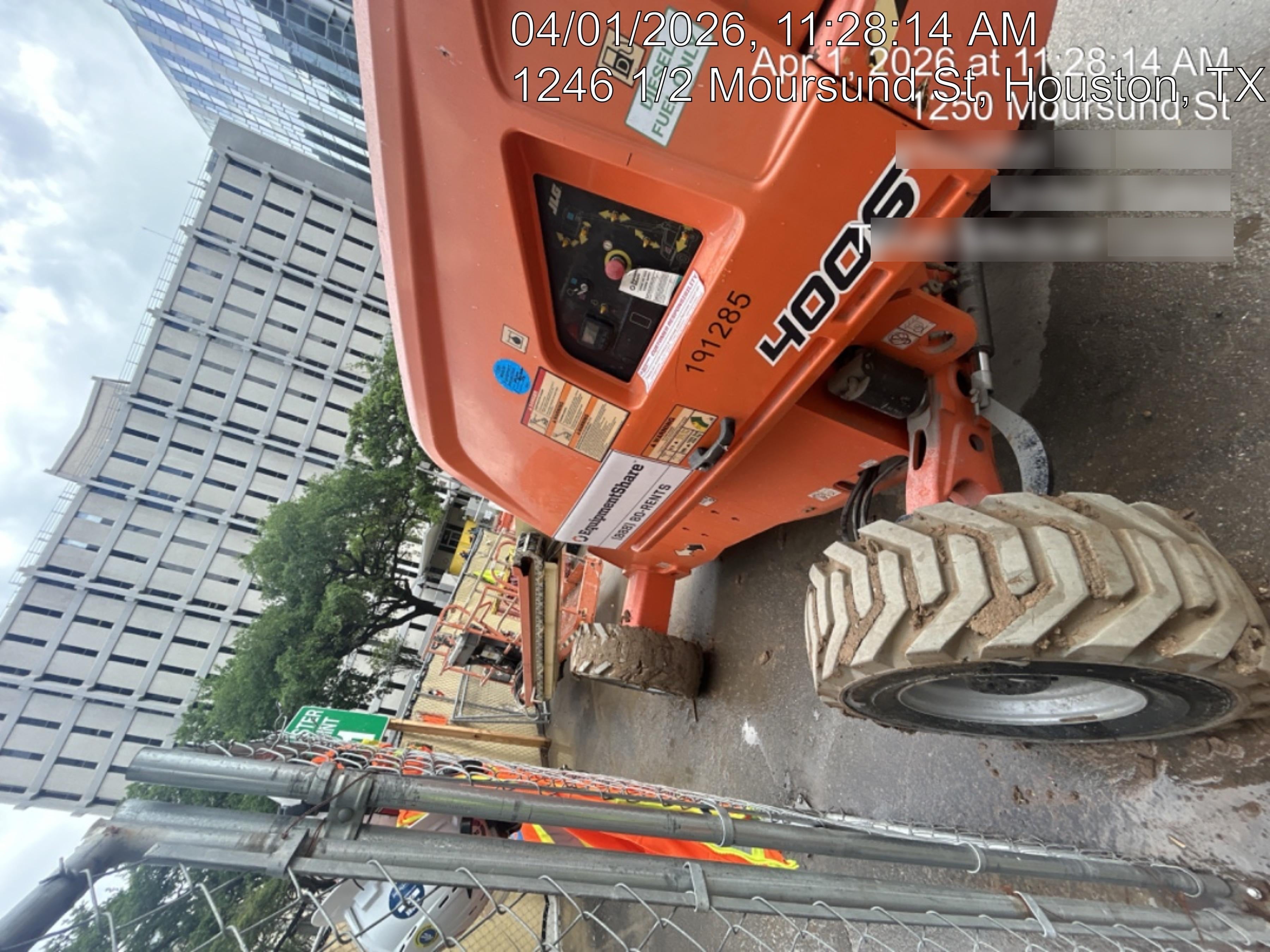 2021 JLG 400S