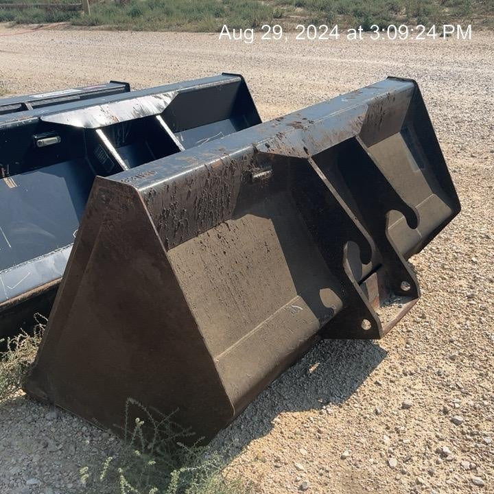 2023 JLG 1001100822