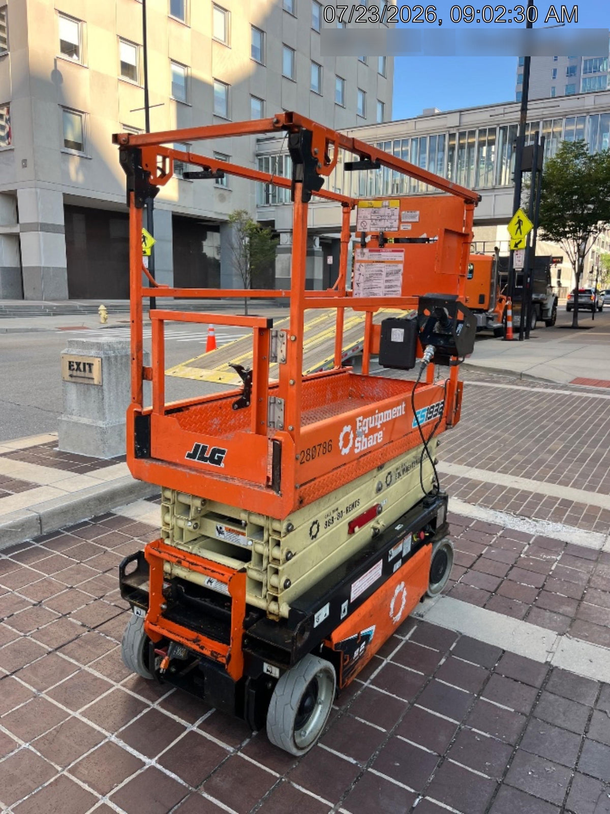 2022 JLG ES1932