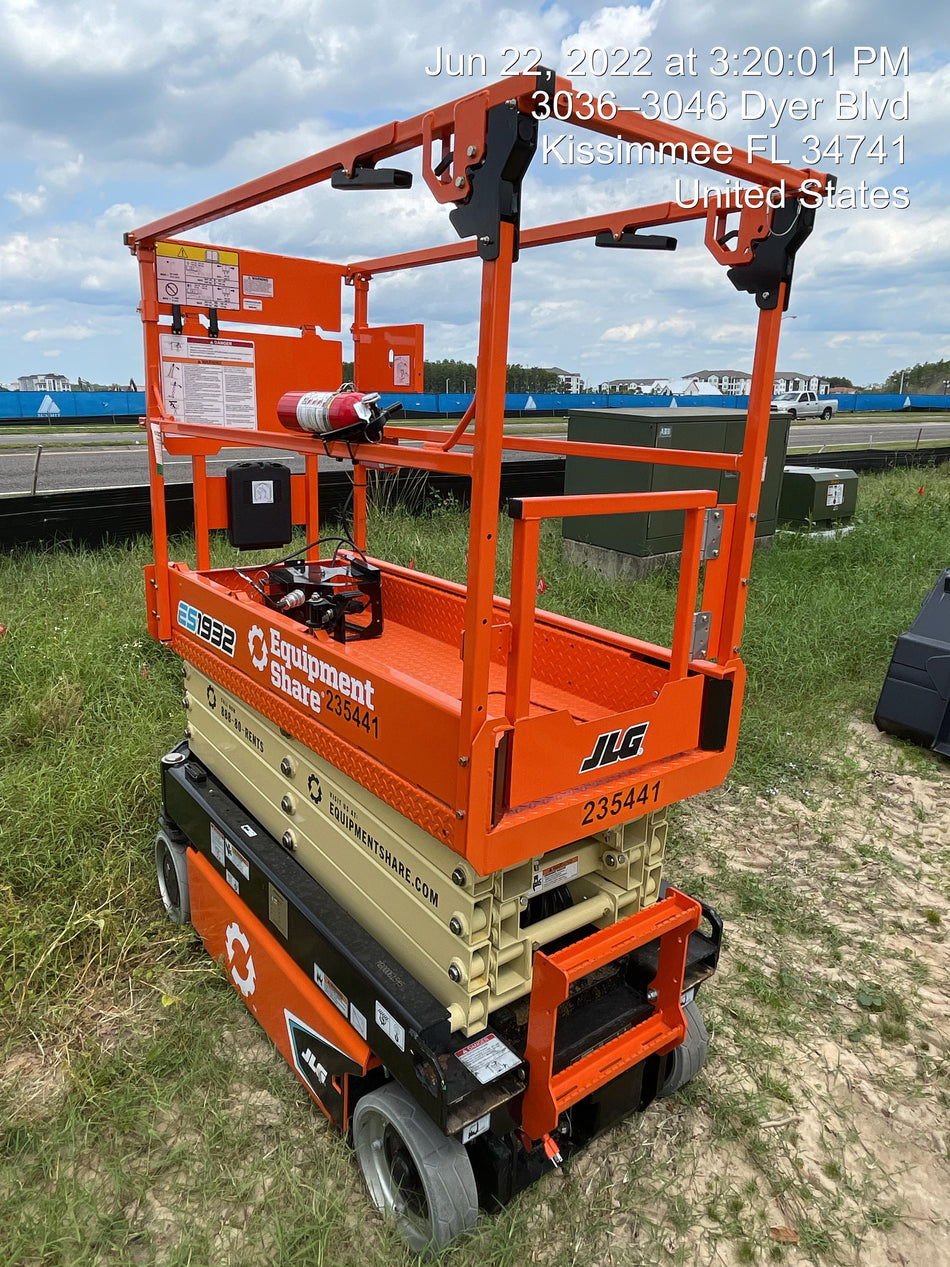 2022 JLG ES1932