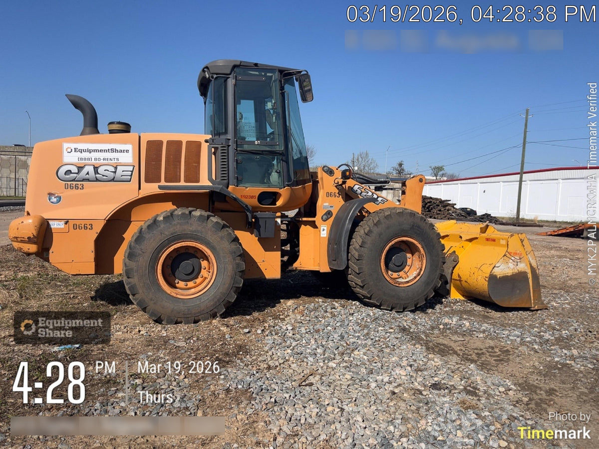 2016 Case 621F CLOSED CAB, JRB 416 STYLE HYD COUPLER