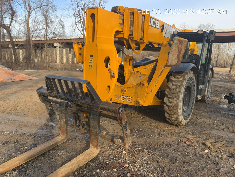 2019 JCB 512-56 Canopy, 109 HP, Solid Tires, STD Worklight, Beacon, Aux Hydraulics, Lifting Eye, Back up Alarm w/66" Carriage/60" Forks