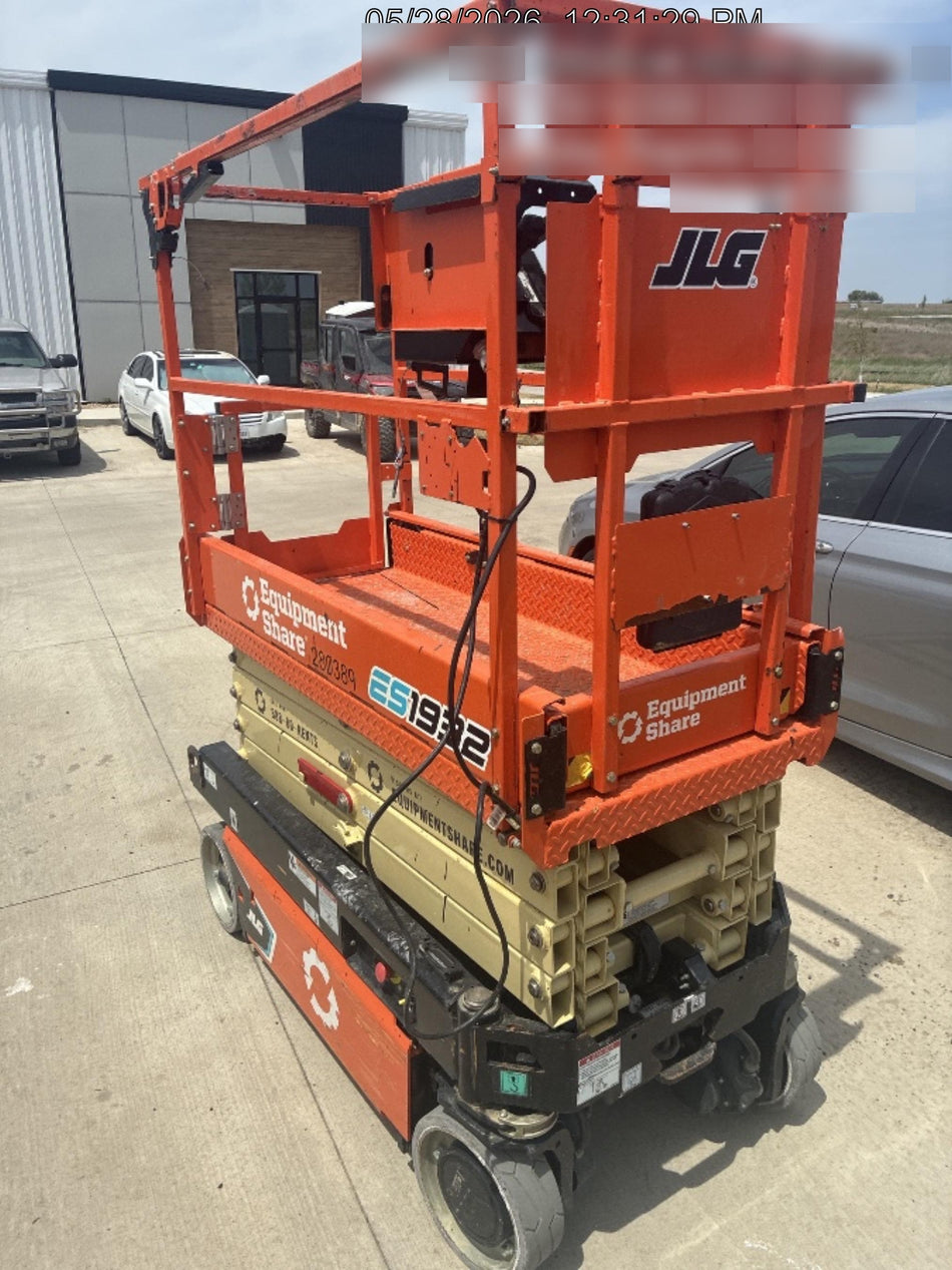 2022 JLG ES1932