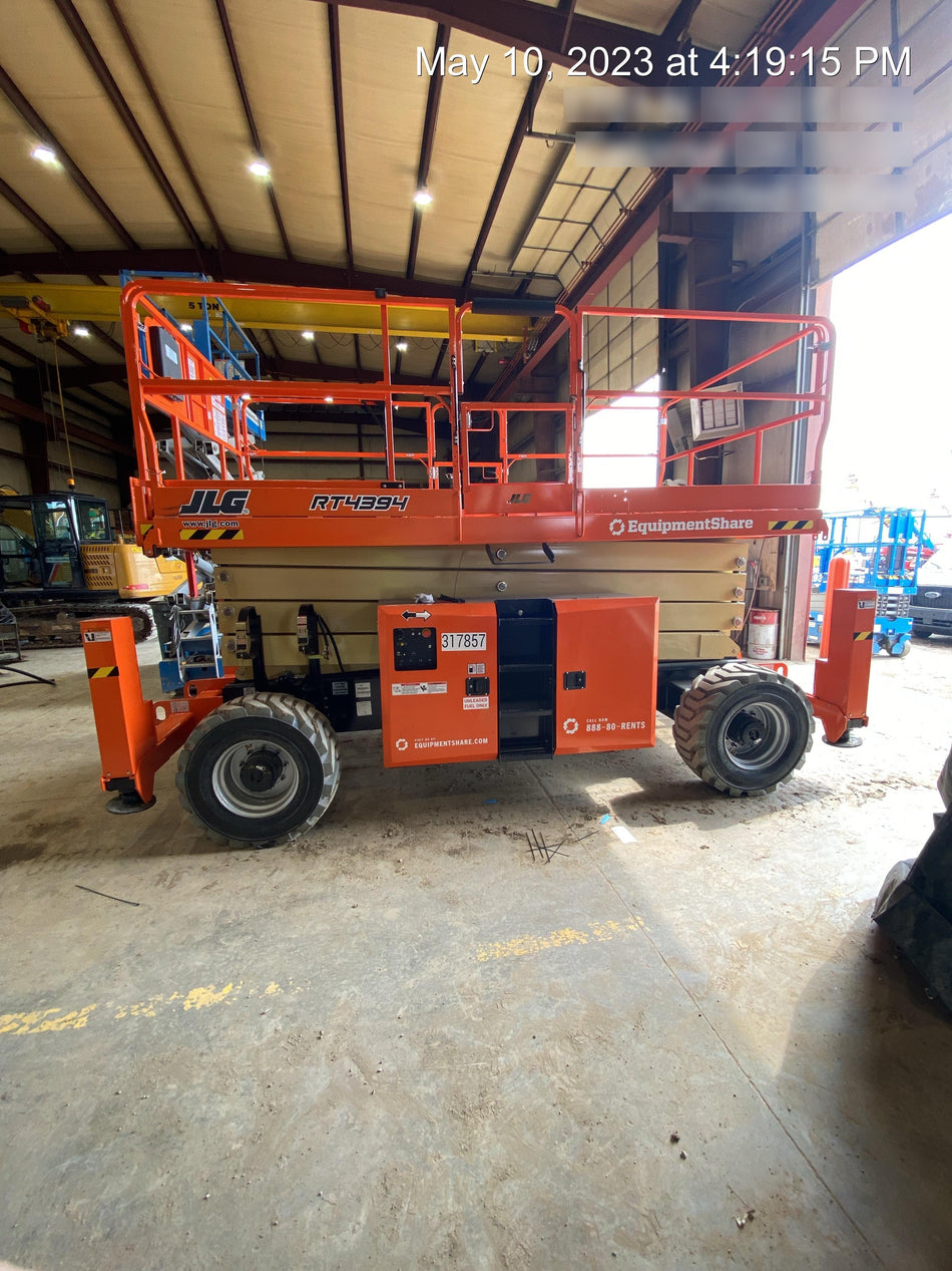 2023 JLG RT4394