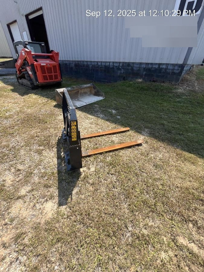 2024 SOLESBEE 48" Pallet Forks - Solesbee