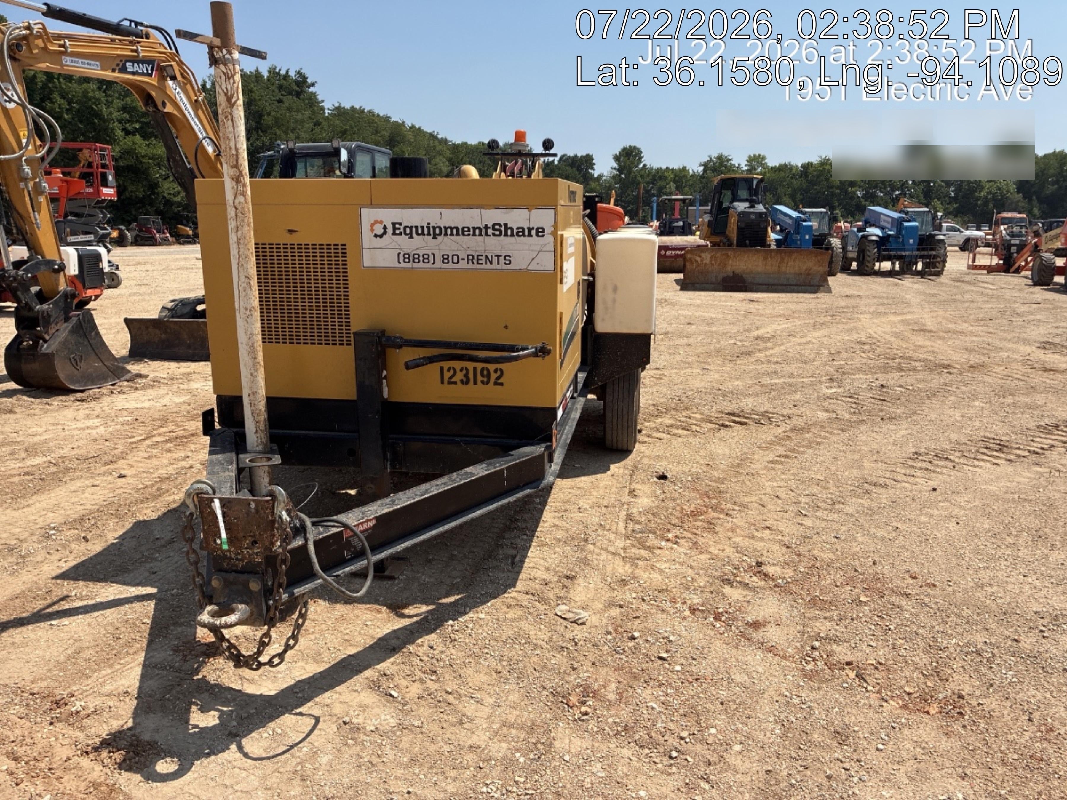 2021 Vac-Tron LP573XDT 500 Gallon Debris Tank w/ Hydraulic Tilt, two (2) 100 Gallon Water Tanks, Low Profile Torsion Axles (12,000 GVWR)