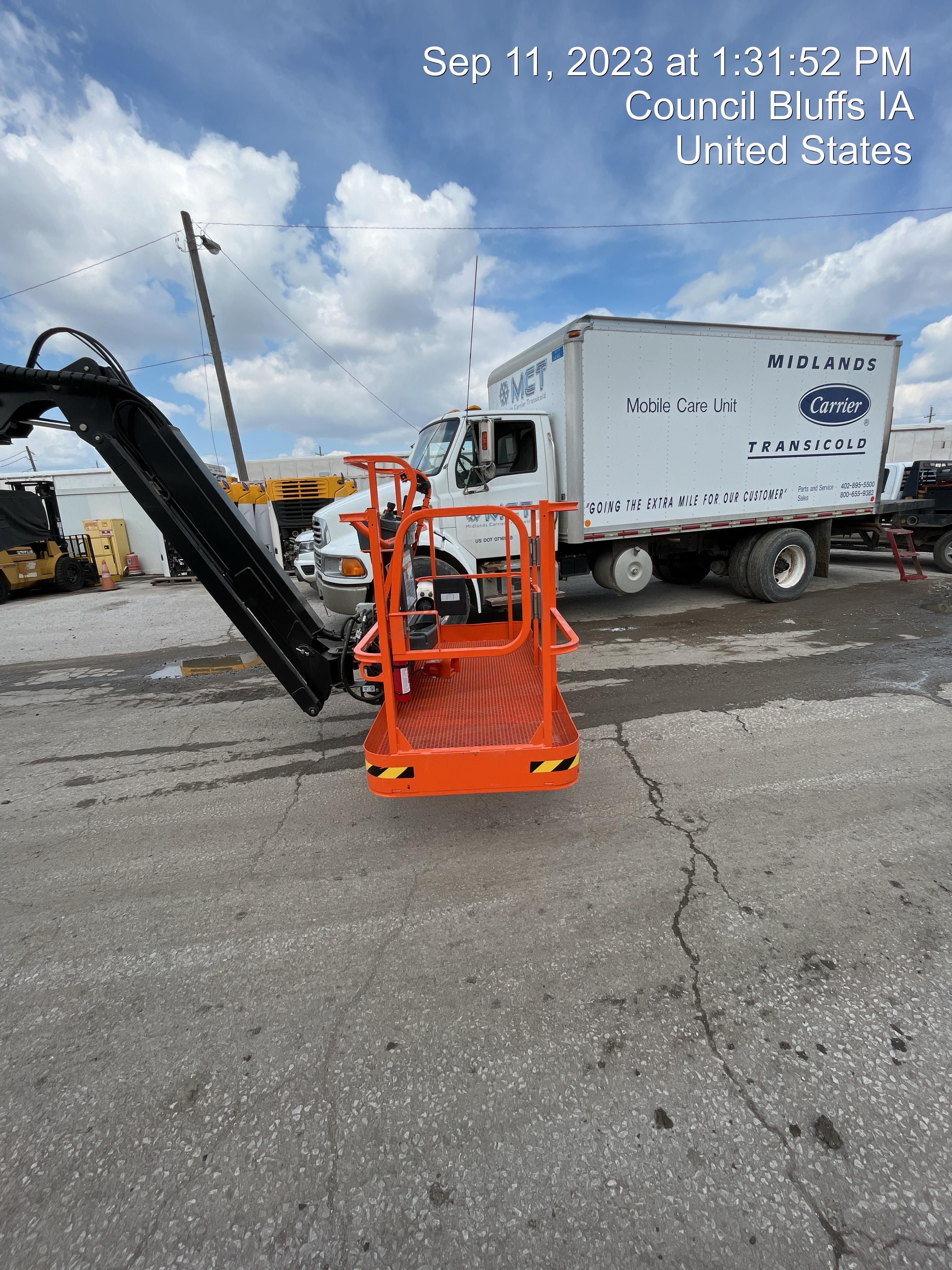 2023 JLG 660SJ