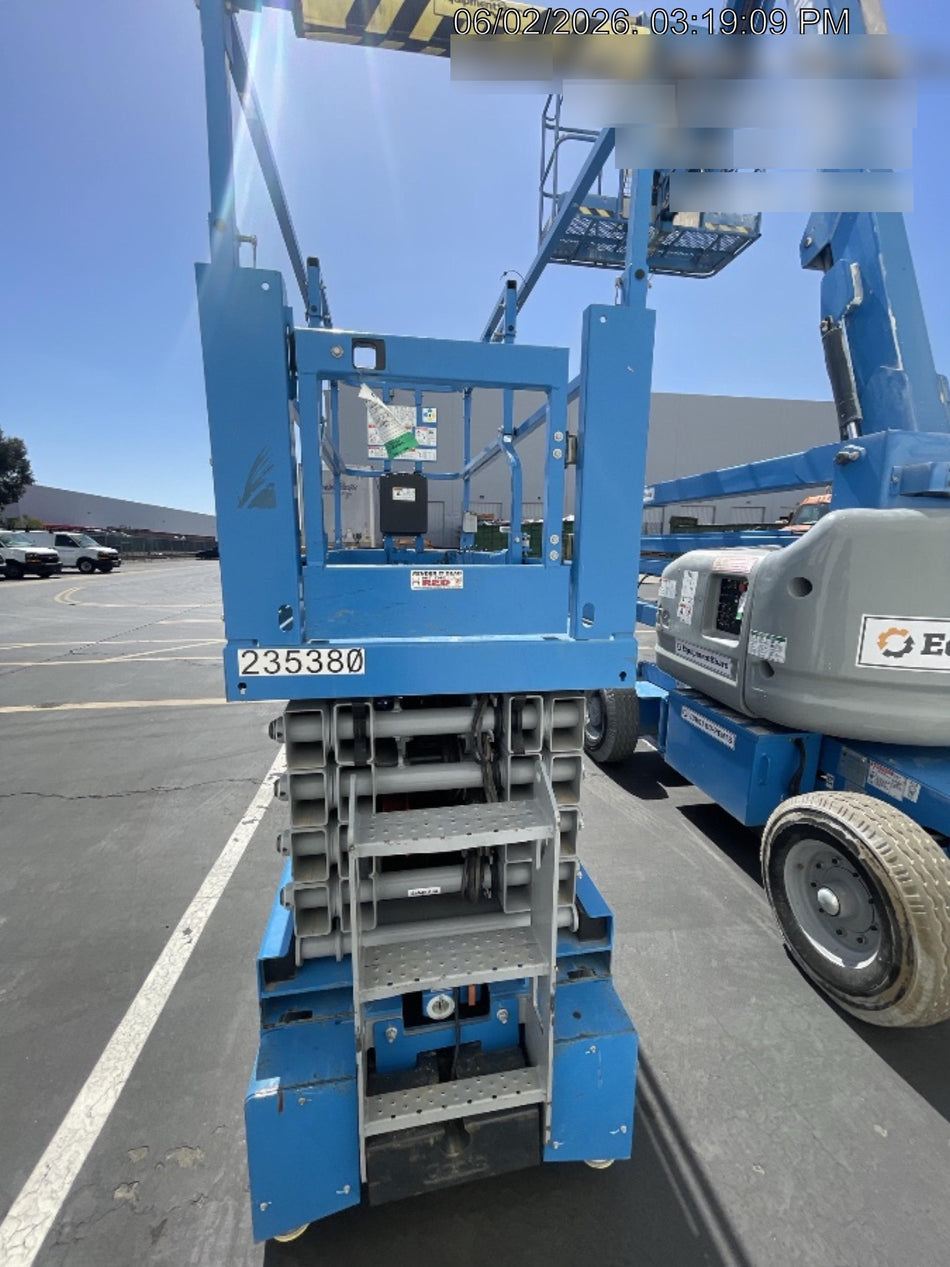 2022 GENIE GS-3232
