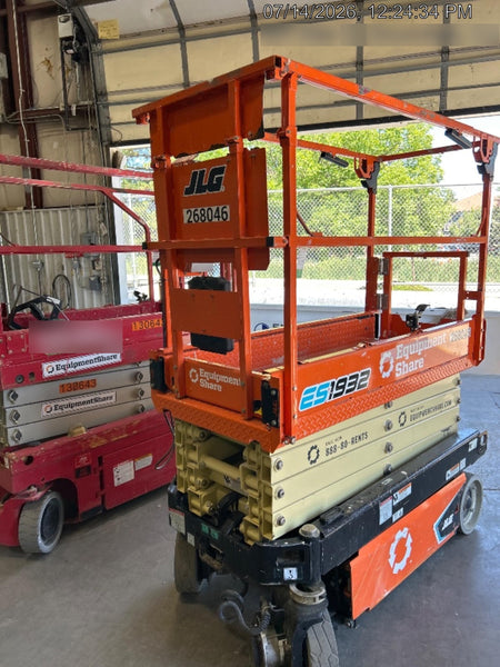 2022 JLG ES1932