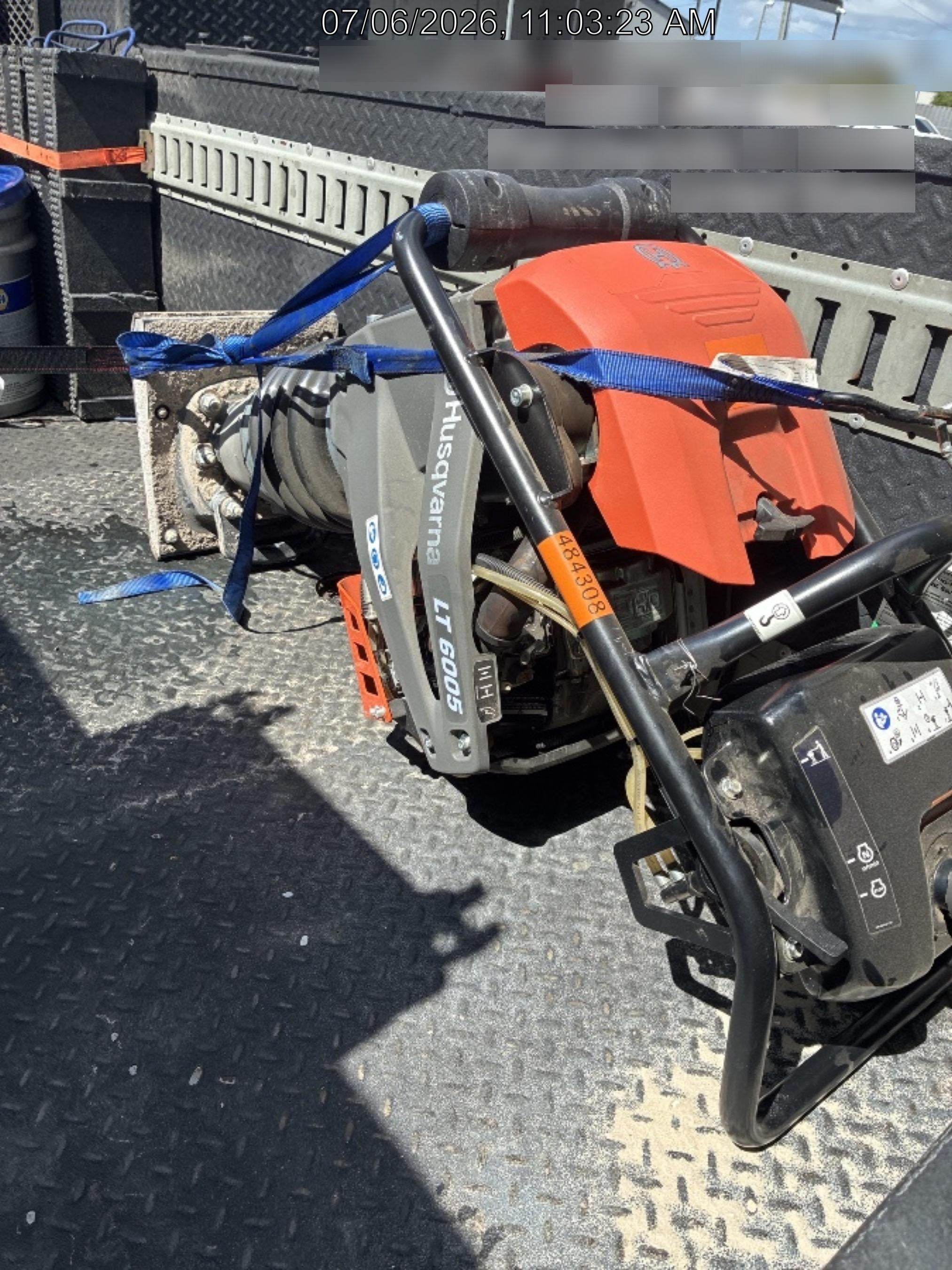 2024 HUSQVARNA LT6005