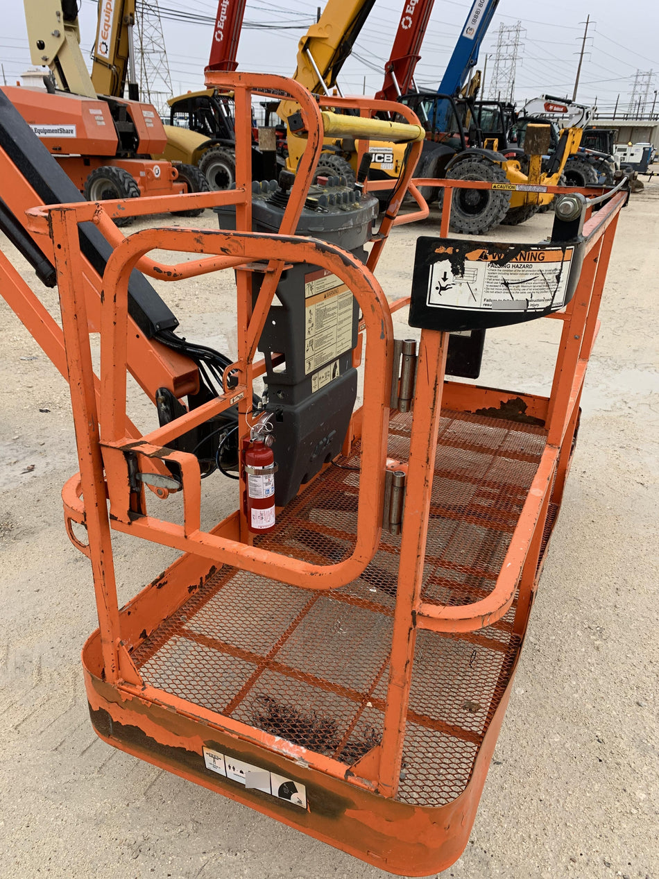 2019 JLG 600AJ