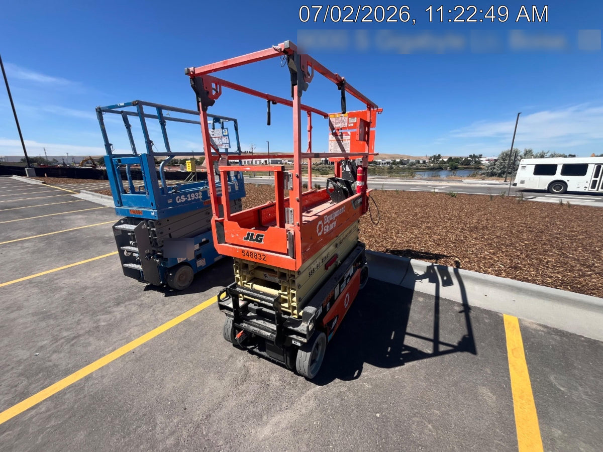 2025 JLG ES1932