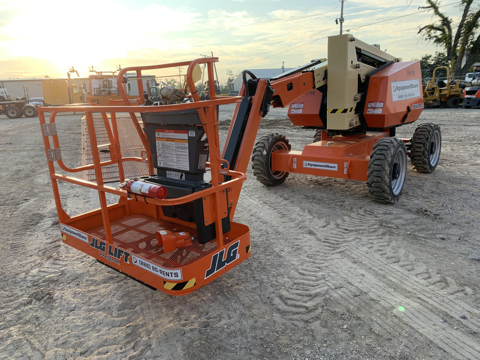 2022 JLG 340AJ