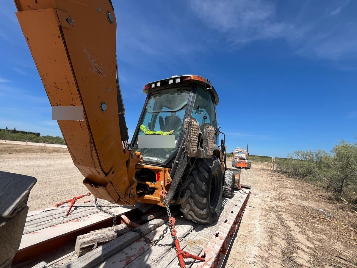 2022 CASE 580N EP - Extendable Backhoe