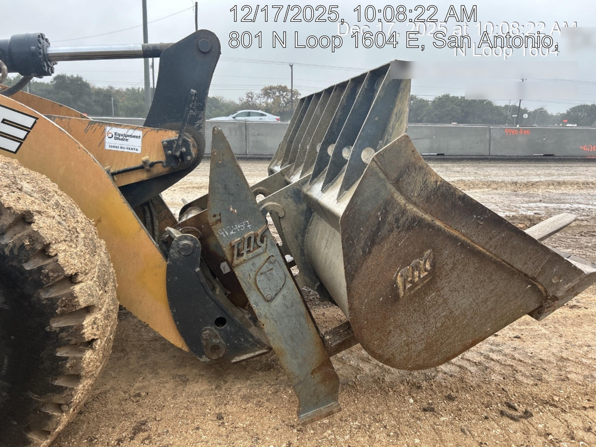 2022 CASE 821G