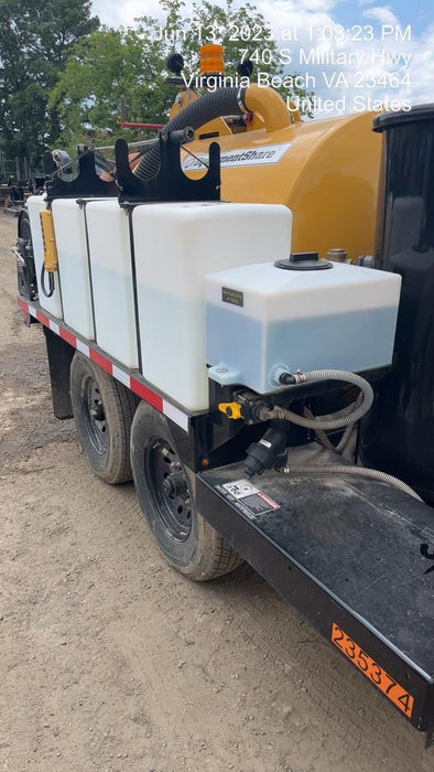 2022 Vac-Tron LP573XDT T4 Koehler Diesel Engine, 500 Gallon Debris Tank, x2 100 Gallon Water Tanks