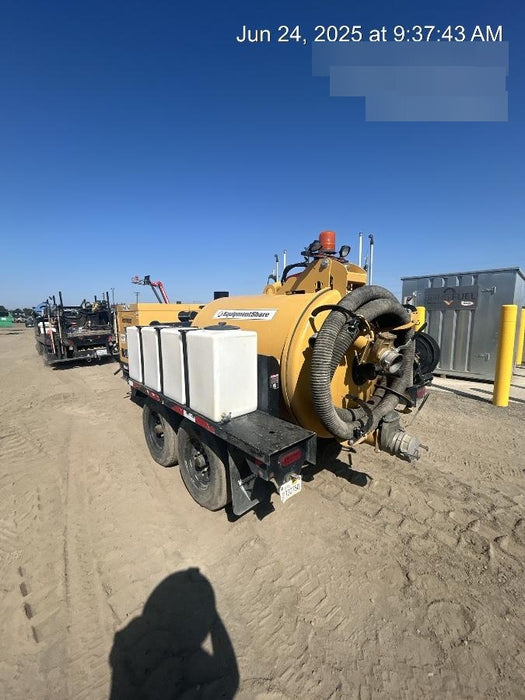 2021 VAC-TRON LP573XDT