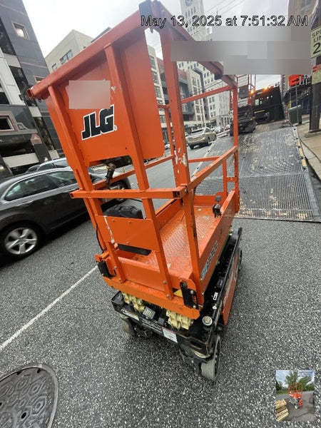 2022 JLG ES1330L
