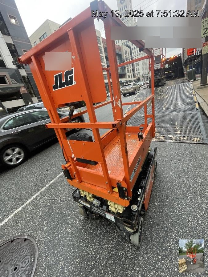 2022 JLG ES1330L