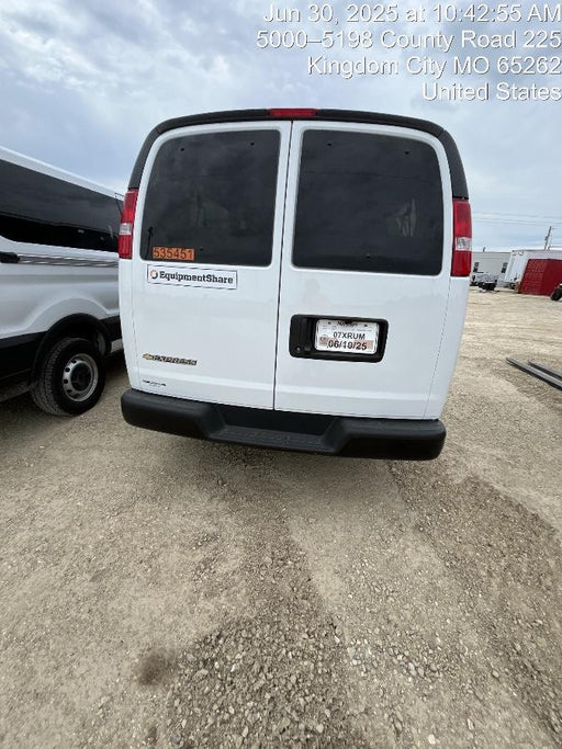 2025 CHEVROLET Express Van - Rental