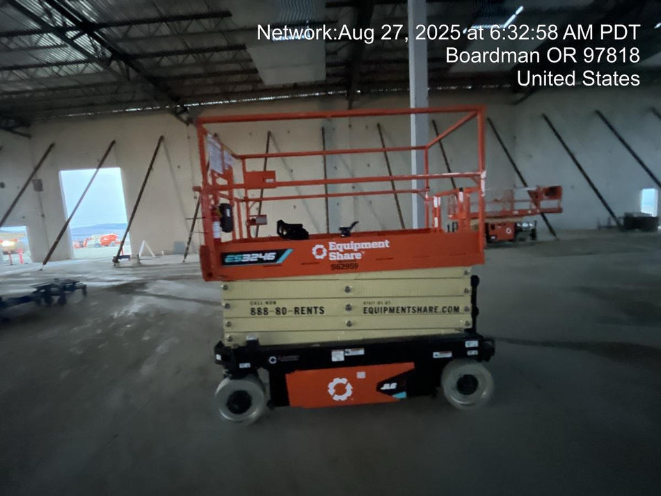 2025 JLG ES3246