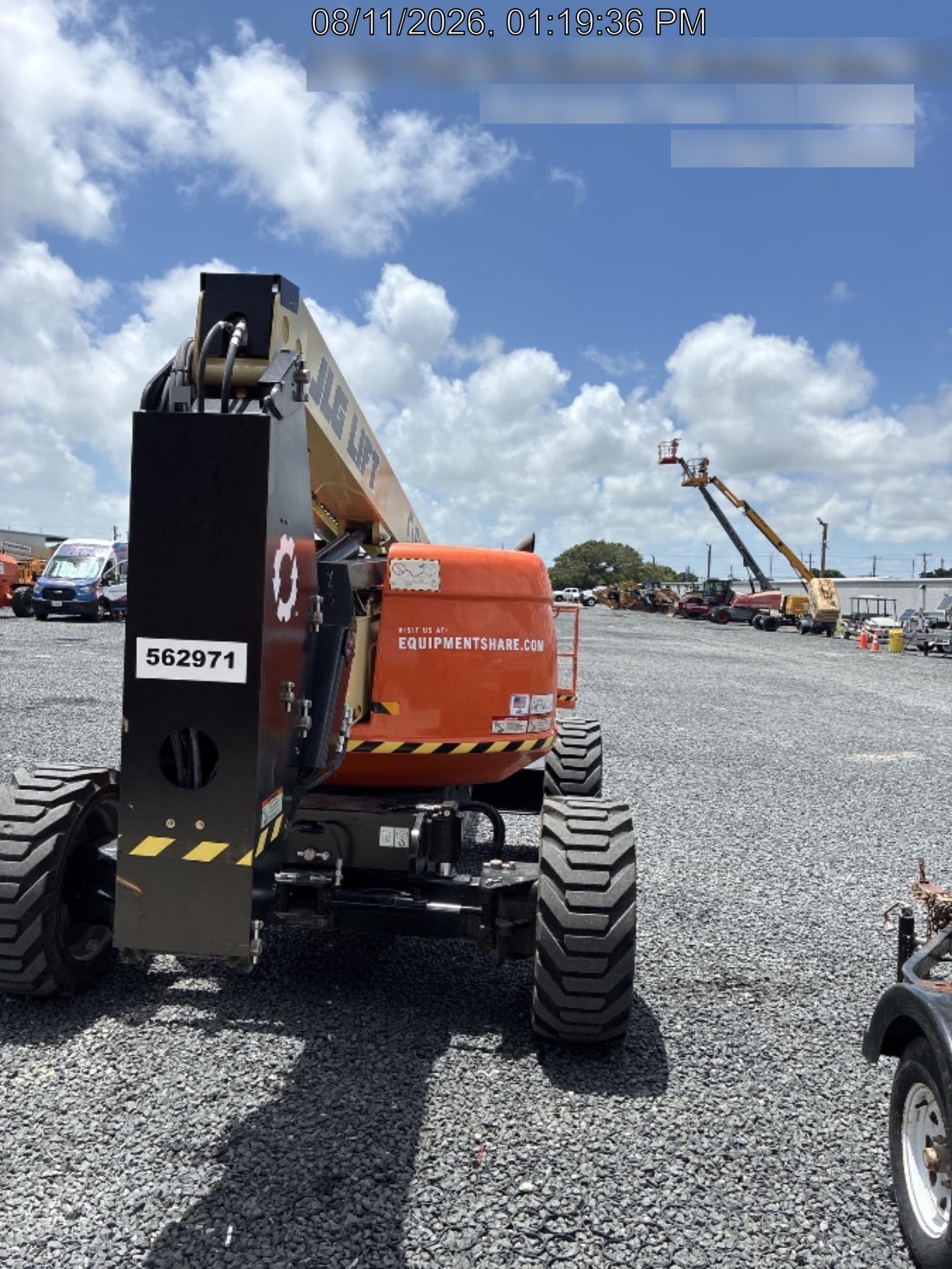 2025 JLG 600AJ