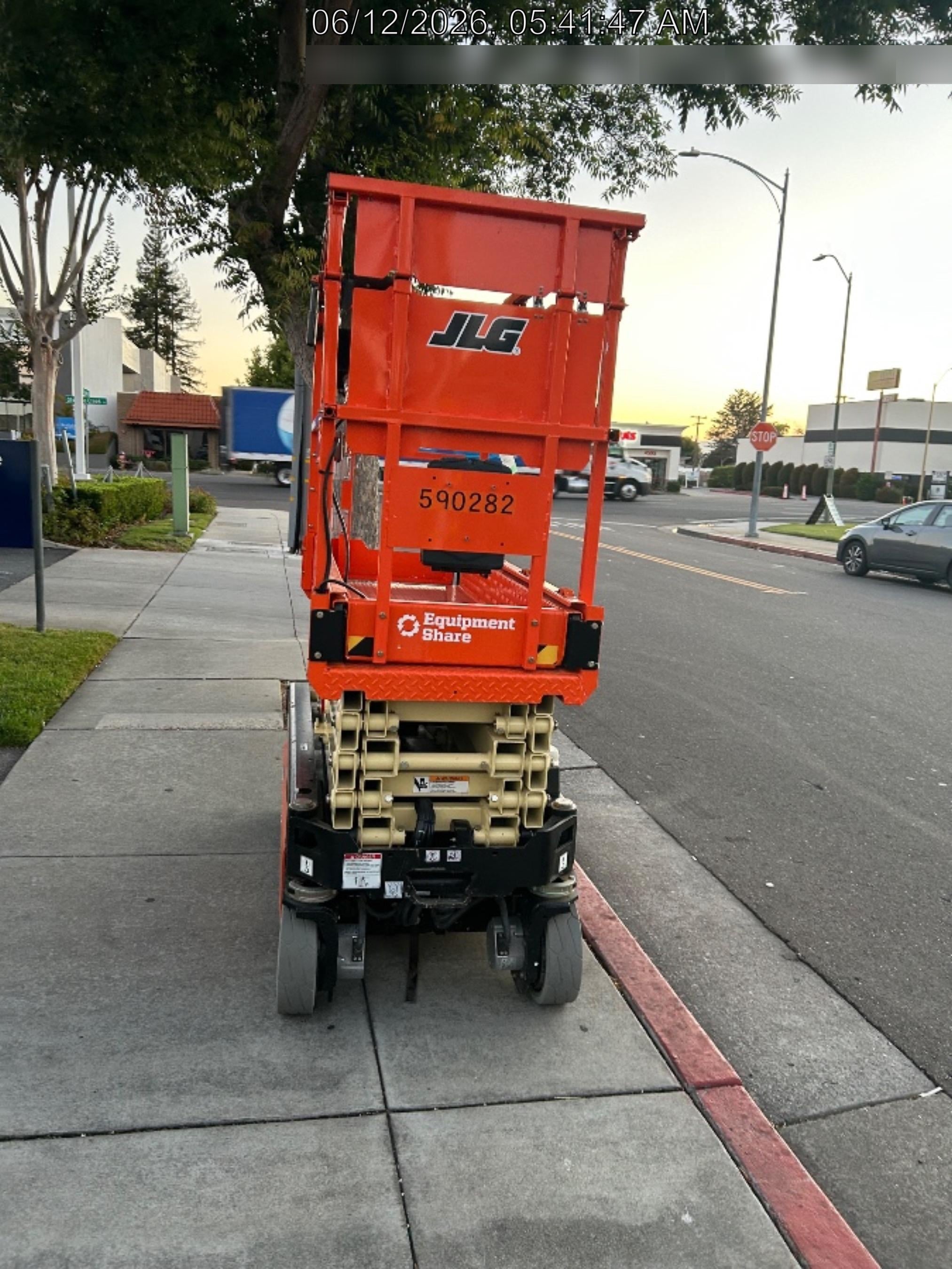 2025 JLG ES1932