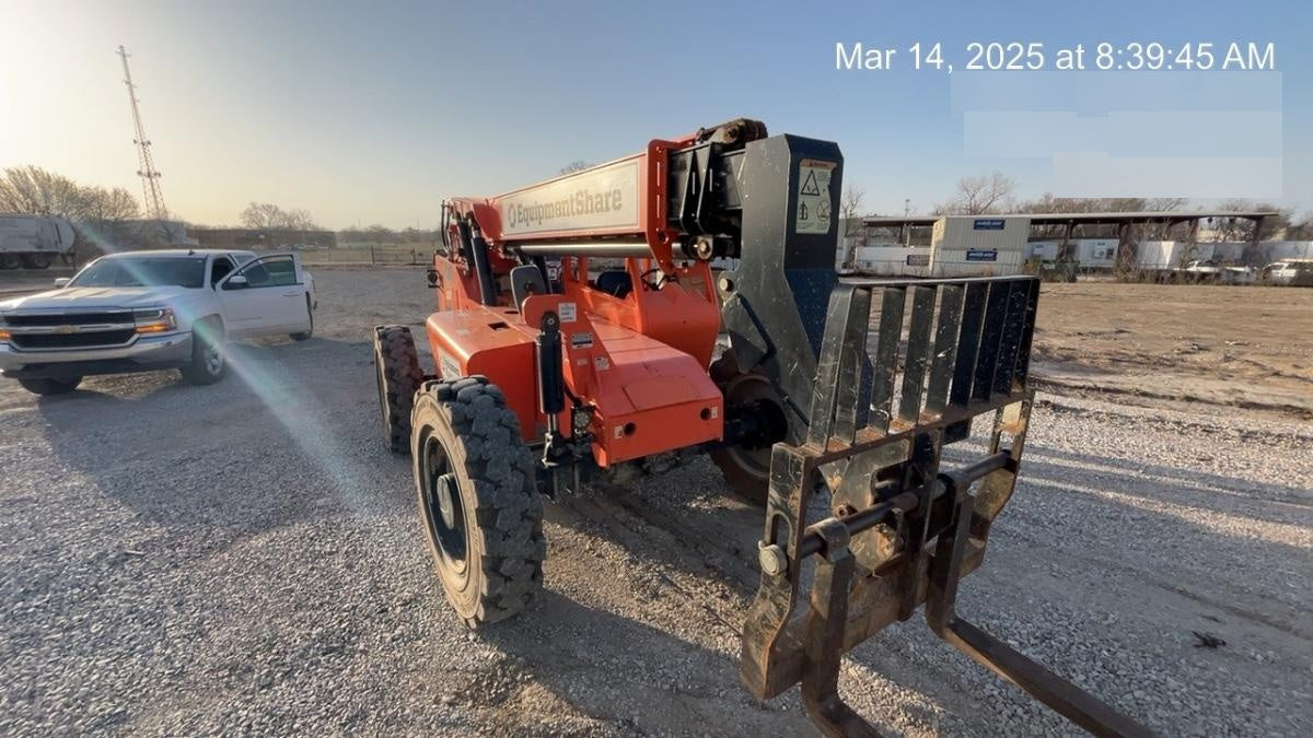 2019 Skytrak 6036 Canopy, Solid Tires, LED Work Lights, Beacon 50" Carriage, 48" Pallet Forks