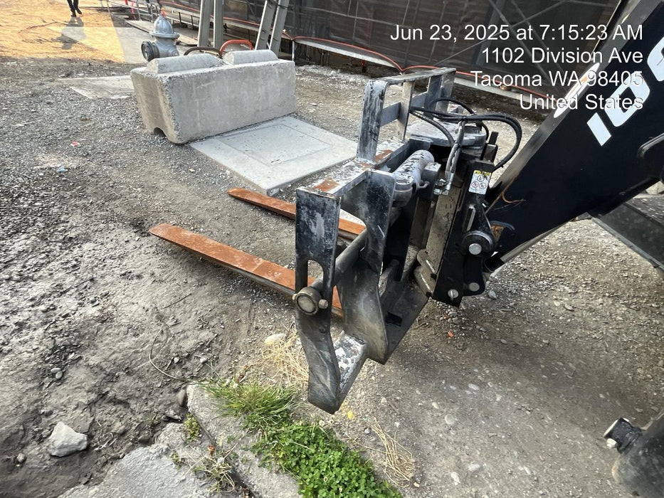 2021 JLG 1001095418S