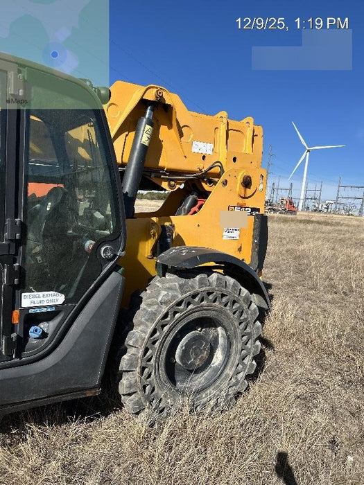 2019 JCB 512-56 Enclosed Cab, 74 HP, Solid Tires, Worklights, Beacon, Aux Hydraulics, Lifting Eye 60" Carriage/60" Forks
