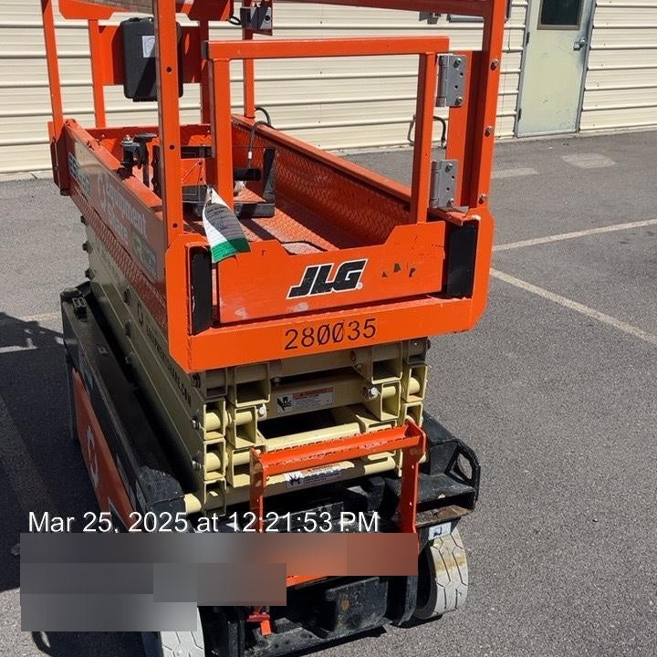 2022 JLG ES1932