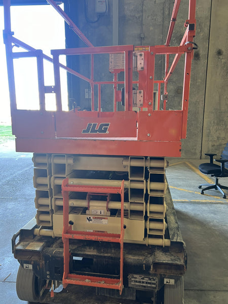 2022 JLG ES3246