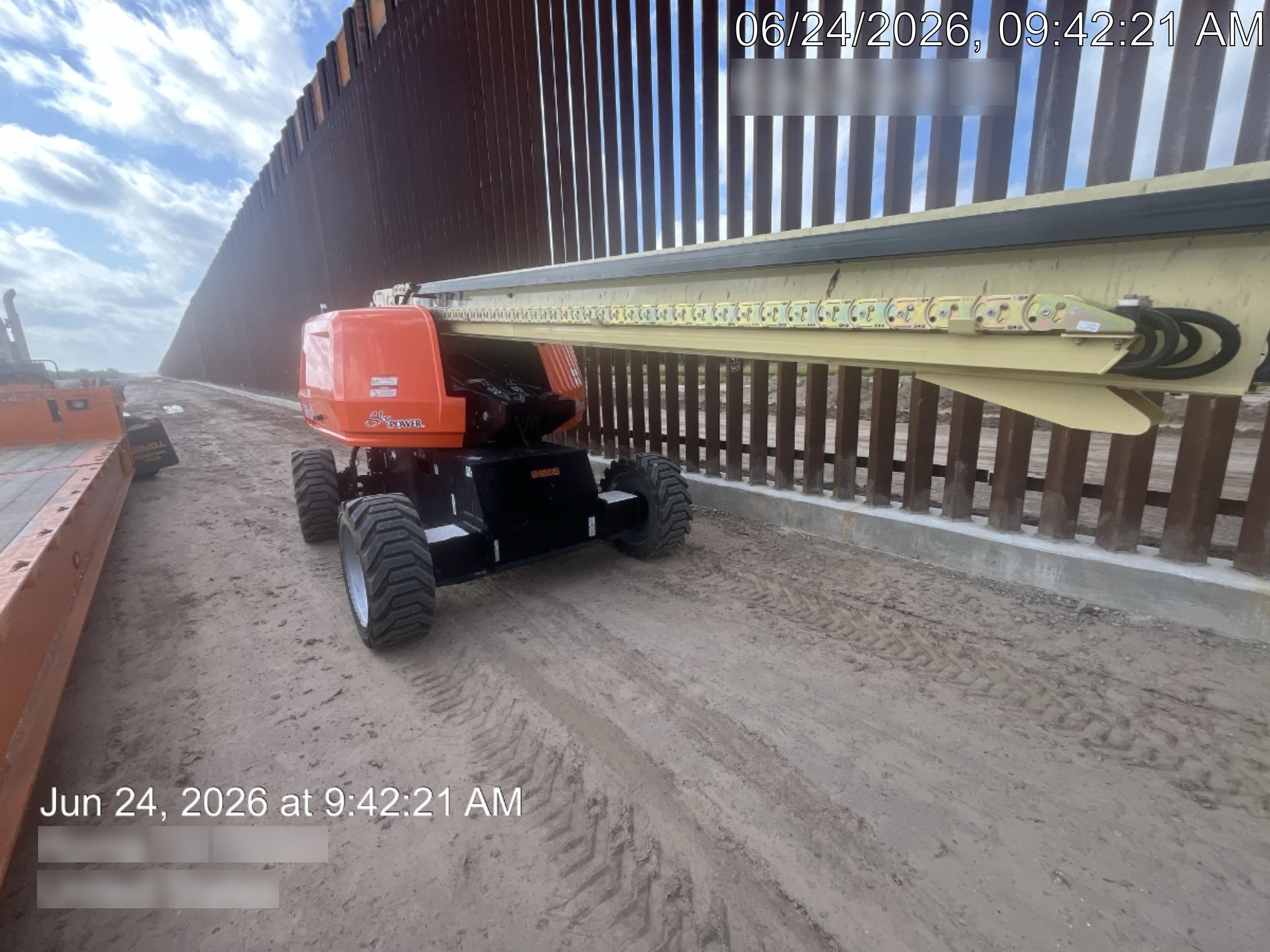 2025 JLG 660SJ
