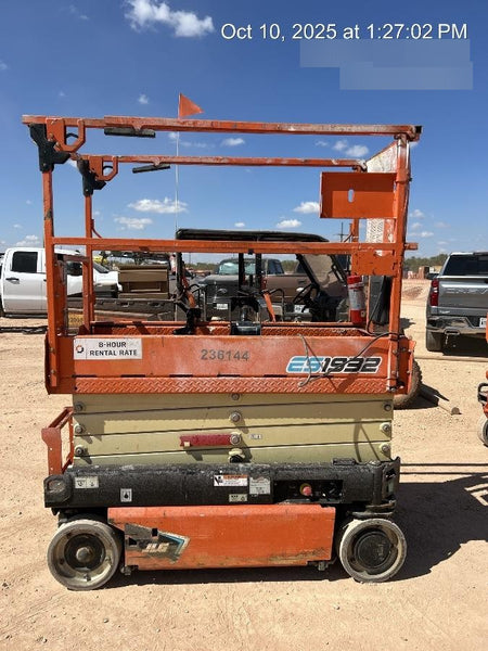 2022 JLG ES1932