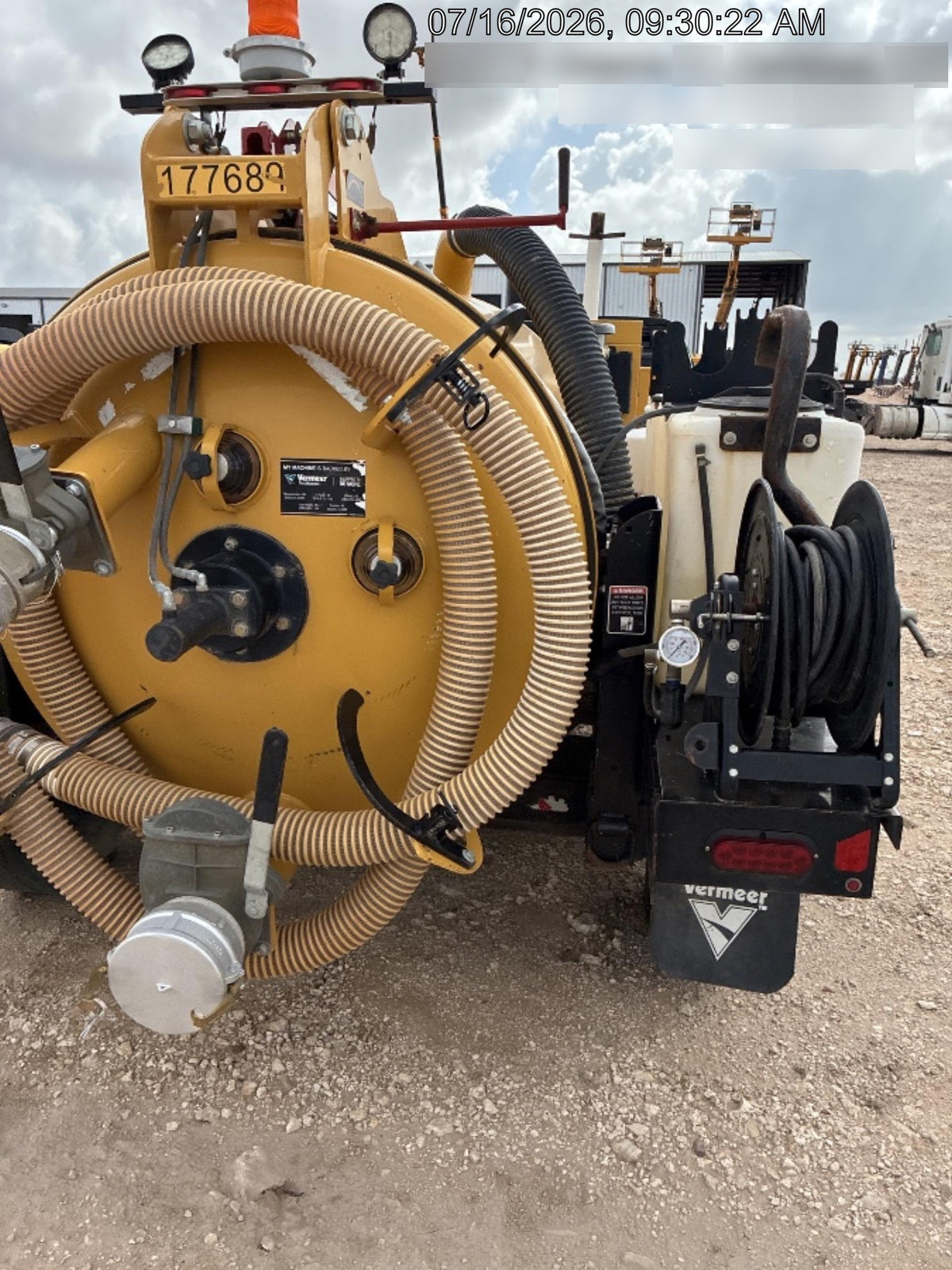 2021 VAC-TRON LP573XDT