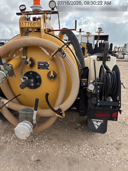 2021 VAC-TRON LP573XDT