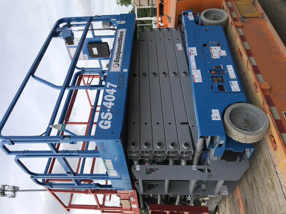 2019 Genie GS-4047 Folding rails with half height swing gate