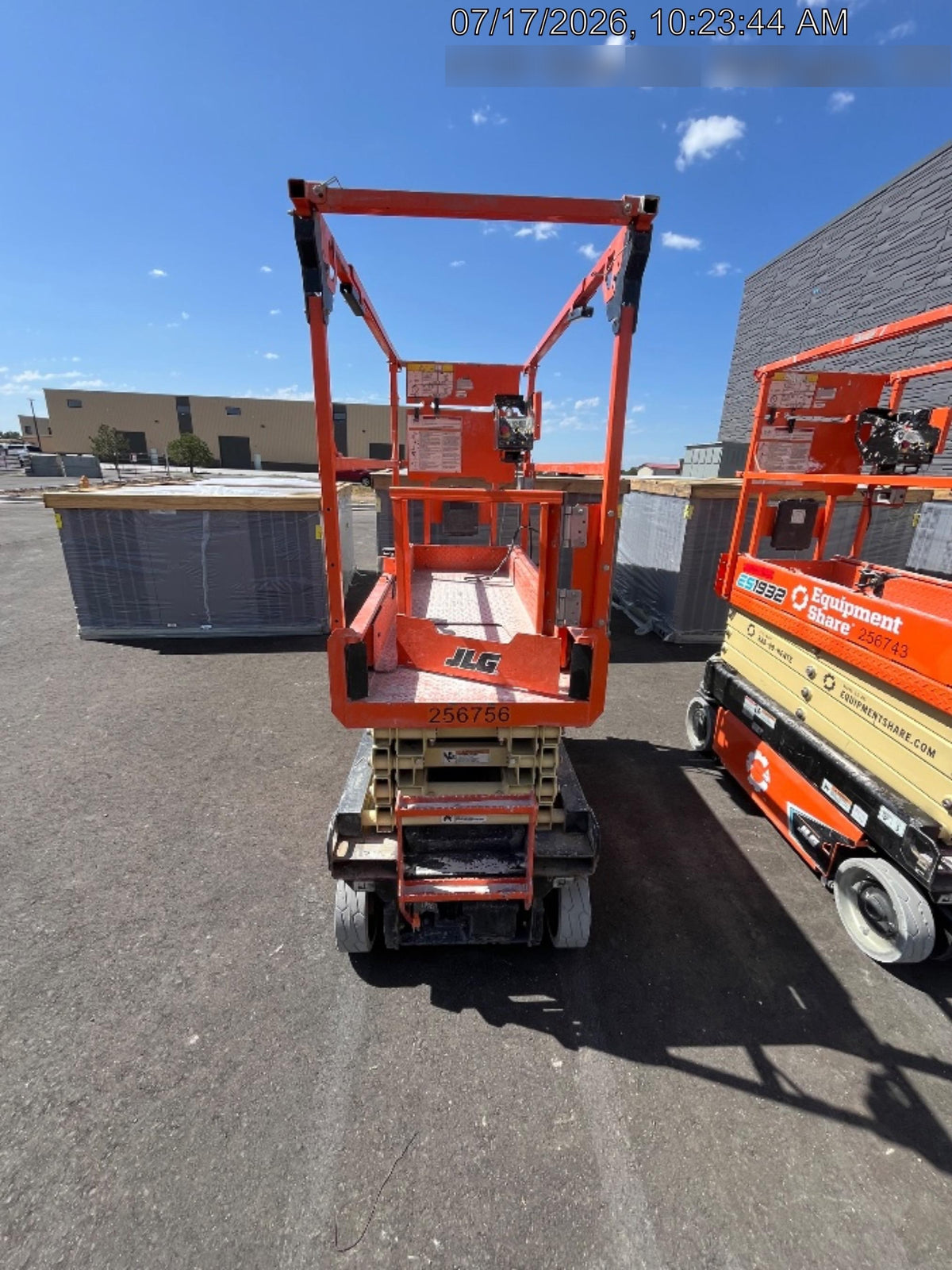 2022 JLG ES1932