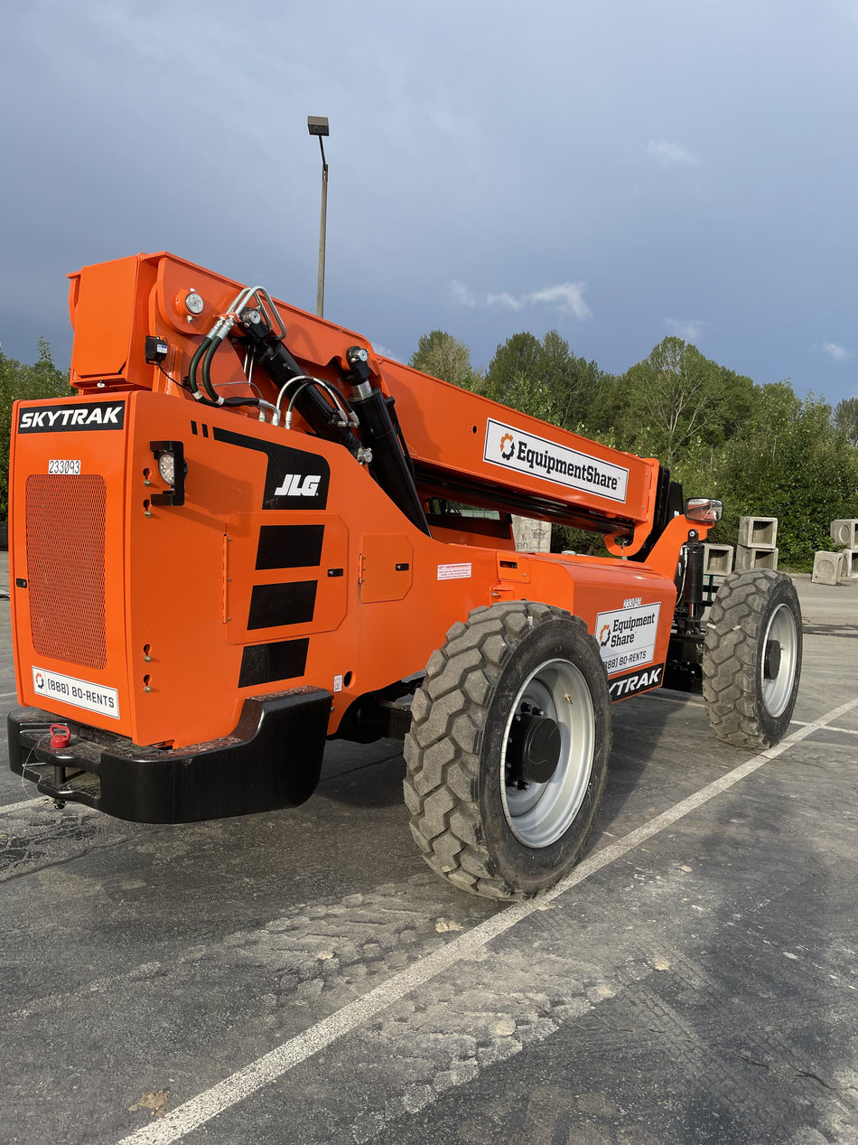 2022 SKYTRAK 8042