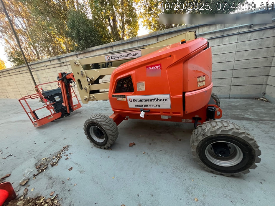 2019 JLG 450AJ